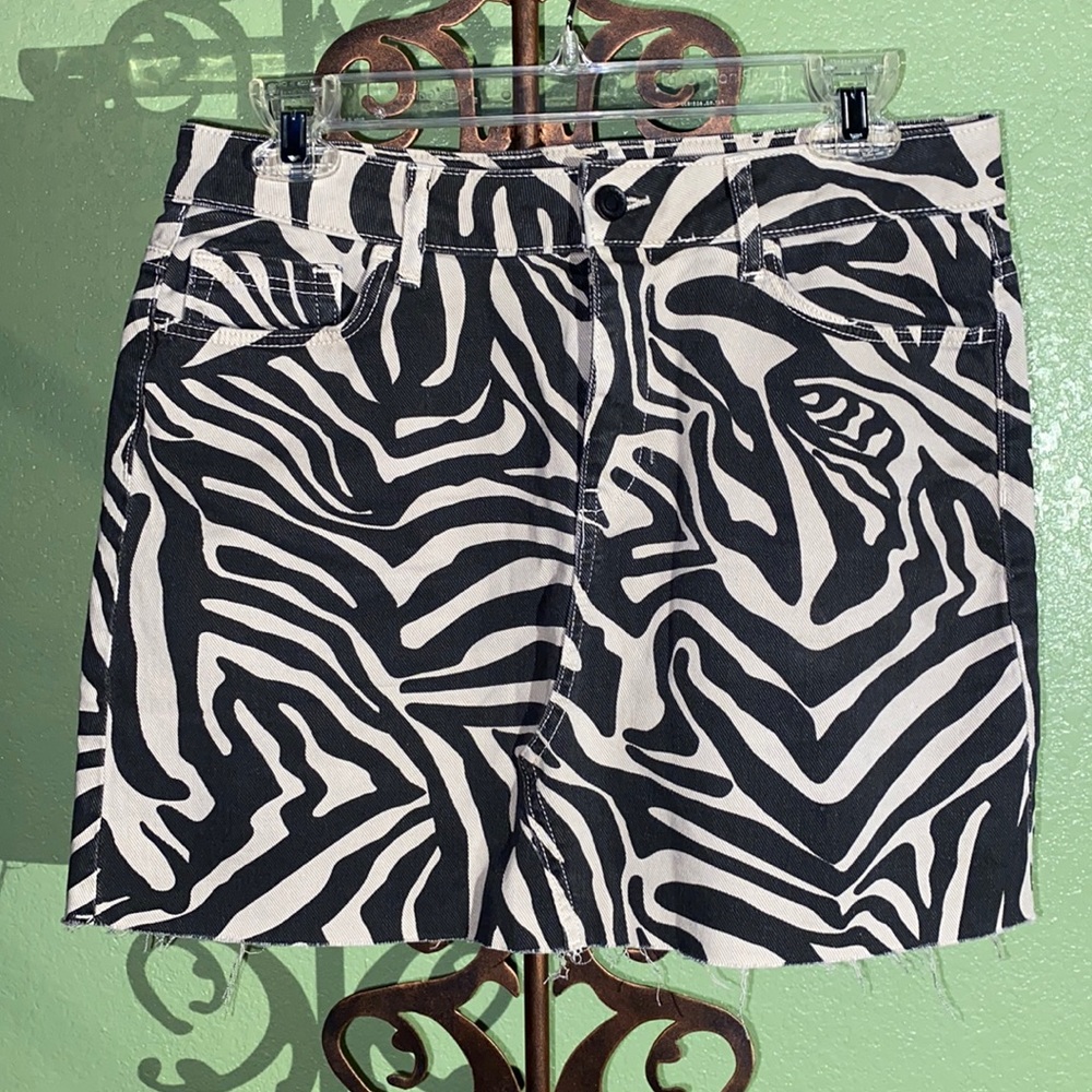 💚SOLD Skirt with zebra pattern ZARA brand